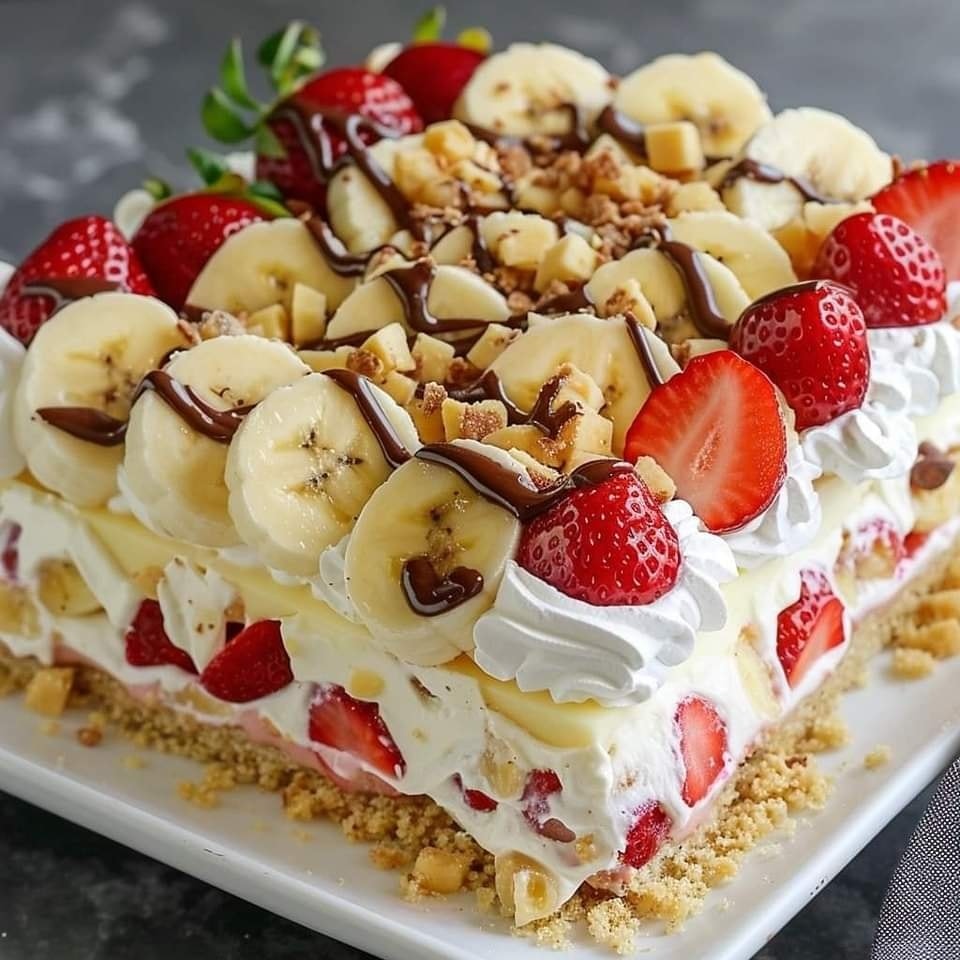 Easy No-Bake Banana Split Cake